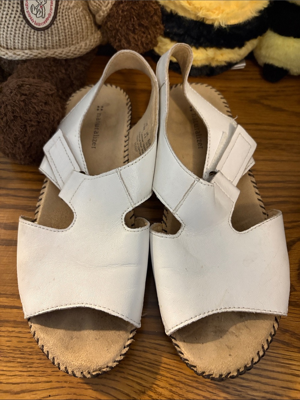 Naturalizer White Leather Slingback Sandals with Adjustable Strap
